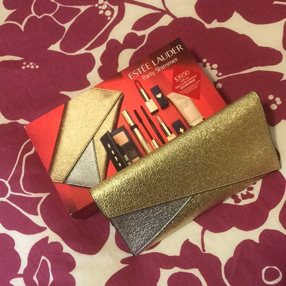 3/$15🌻Gold Estée Lauder clutch - Picture 5 of 5
